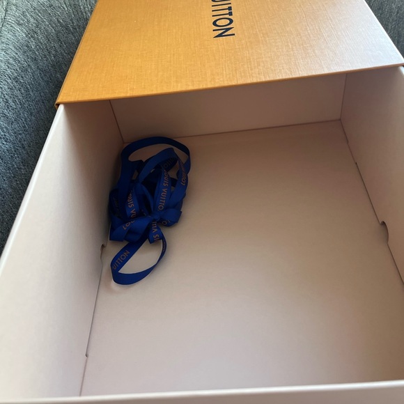 Louis Vuitton Signature Orange Box - Picture 4 of 6